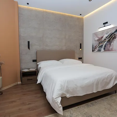 Aparthotel Golden Tirana
